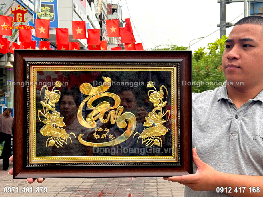 Tranh chữ tâm thư pháp mạ vàng là dòng sản phẩm tranh cao cấp